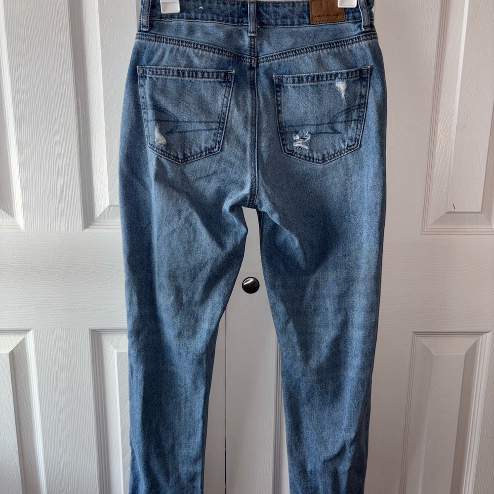 American Eagle Outfitters Light Blue distressed high rise mom Jeans